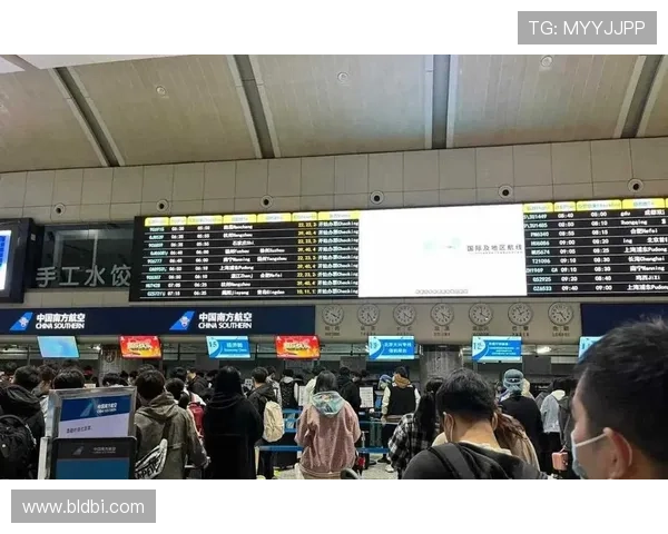 大连机场为球迷开通优先值机通道 大连机场为球迷开通优先值机通道